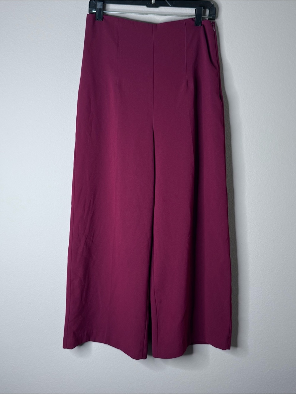 Zara Wide Leg High-Rise Crop Pants in Berry/ burgundy Sz M
